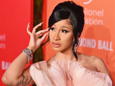 See How Much Top OnlyFans Creators Made In 2021: Cardi B,。